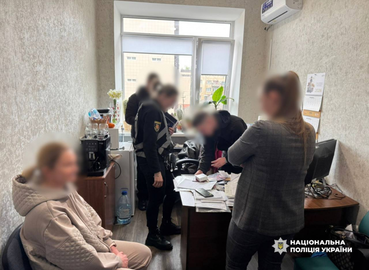 У Запоріжжі викрили схему незаконного ввезення та збуту незареєстрованих ліків для онкохворих (фото, відео)