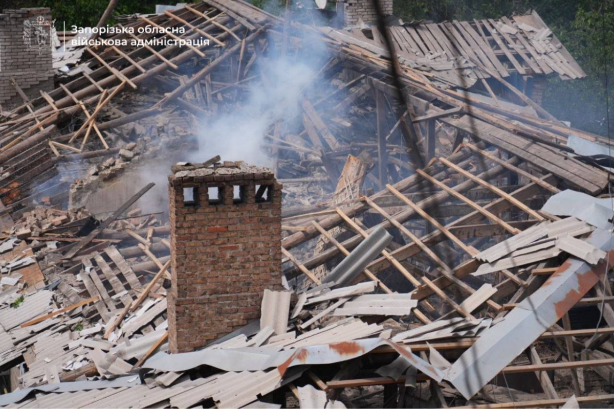 Внаслідок повторної атаки росіян по Запоріжжю один чоловік загинув, ще одного поранено