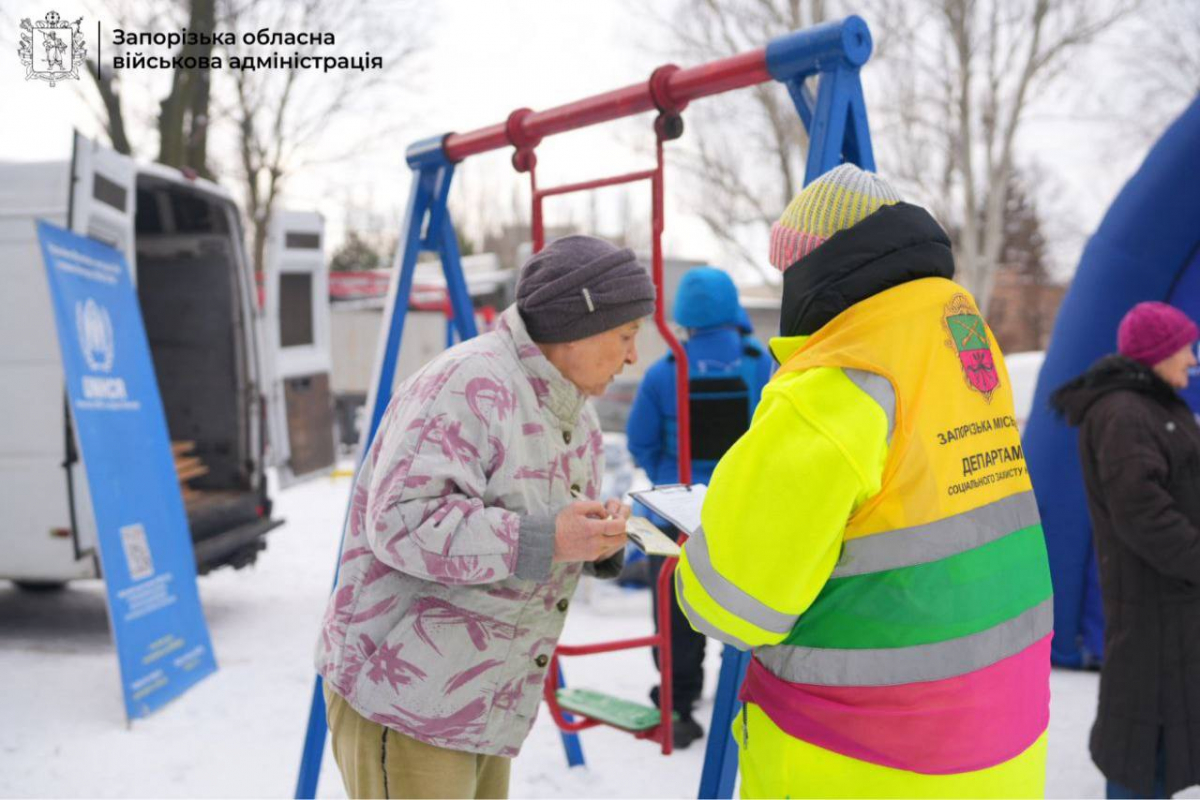 Росіяни атакували Запоріжжя в новорічну ніч — першочергові роботи з ліквідації наслідків удару завершені (фото)