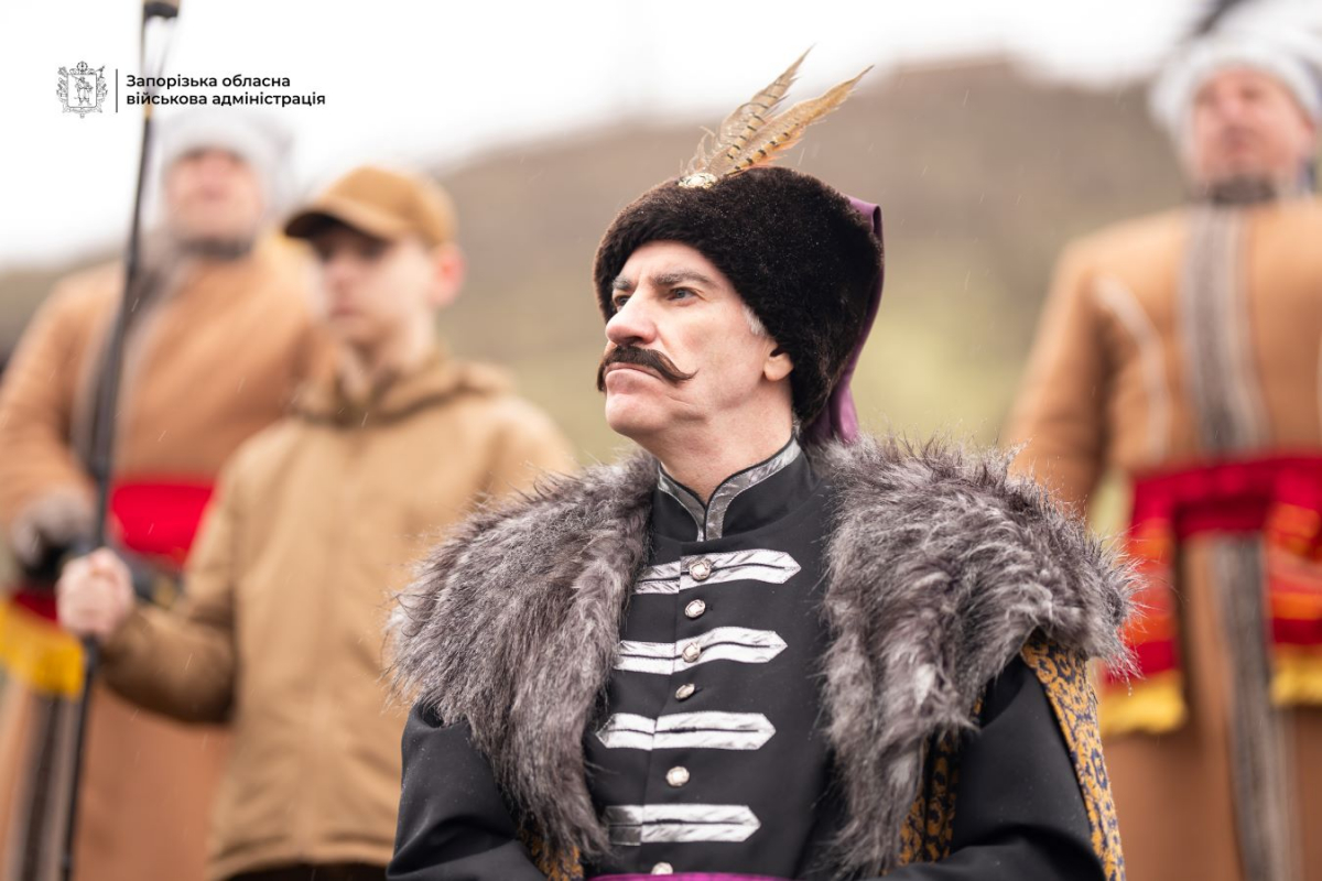 Презентація монет із серії «Ми сильні. Ми разом», присвячені прифронтовим регіонам – Запорізькій, Харківській та Херсонській областям на Хортиці. Фото НБУ