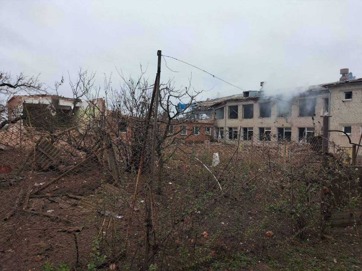 У Запорізькій області російські військові зруйнували школу - фото