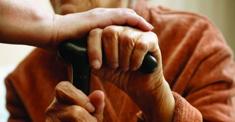 У Запоріжжі 86-річна жінка не могла повернутися додому, бо забула де живе