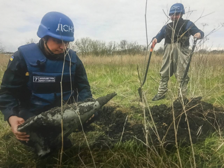 У Запоріжжі показують титанічну працю героїв без зброї