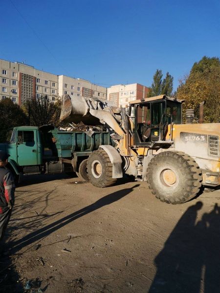 У Запоріжжі продовжують ліквідувати наслідки обстрілів житлових будинків - фото
