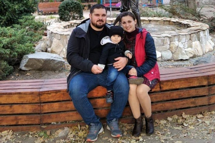Родина з окупованого міста Запорізької області потрапила під обстріл у Києві